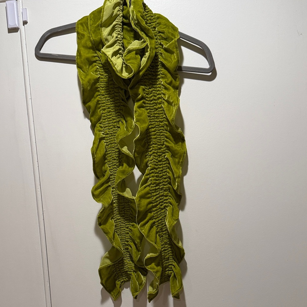 Elegant Green Ruffled Scarf